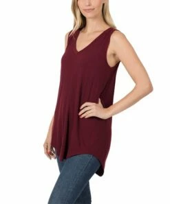 Promo 🌟 Zenana Dark Burgundy V-Neck Hi-Low Curved-Hem Tank - 👩 Women ❤️