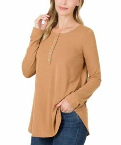 Cheapest 🔔 Zenana Deep Camel Long-Sleeve Curved-Hem Henley - 👩 Women ⭐